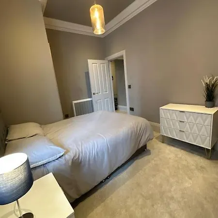 Stunning 2-Bedroom Apartment In Manchester Centre-3